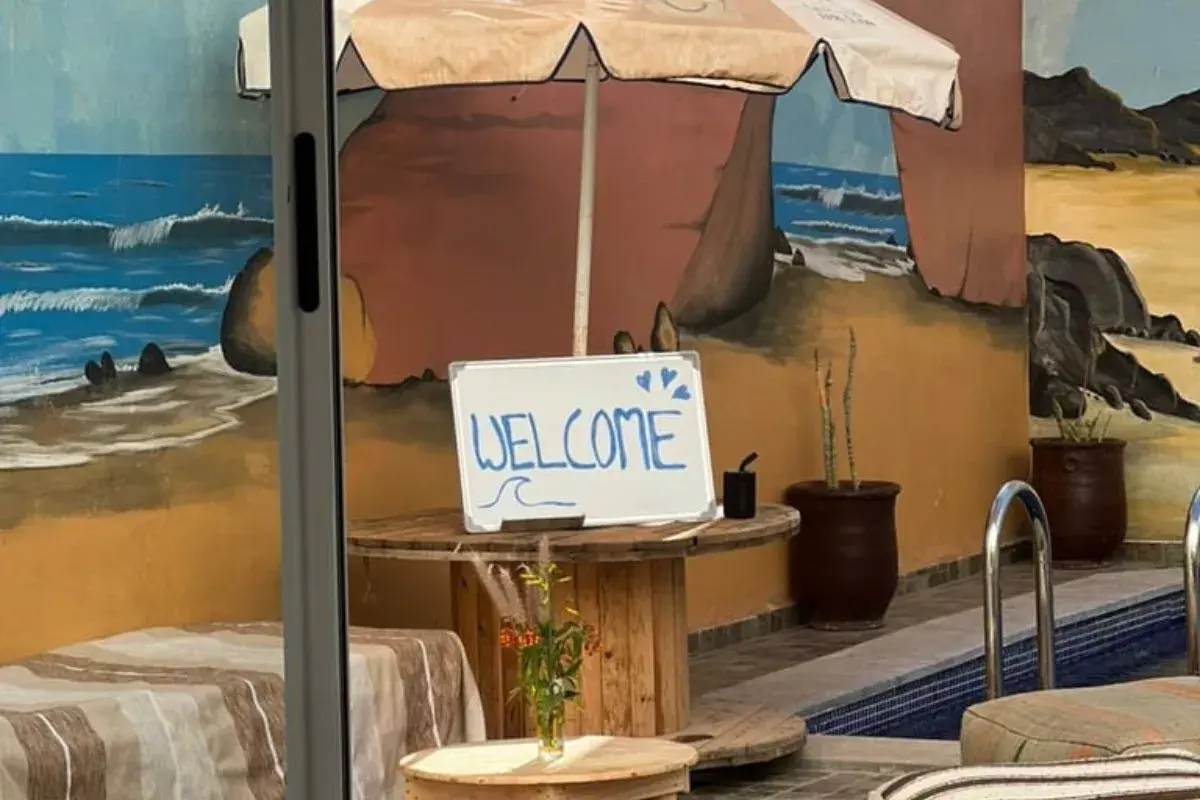 le mot de bienvenue, écrit à la main pour l’arrivée